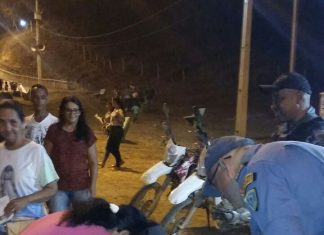 Festejo no Coco de Aparecida. Polícia pretege os fiéis e une comunidade.