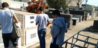 Caçadores de Pokémon Go ficam trancados em cemitério de Divinópolis/SP