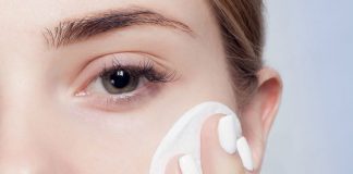 Vapor de água quente é macete para tornar remoção de cravos muito mais fácil