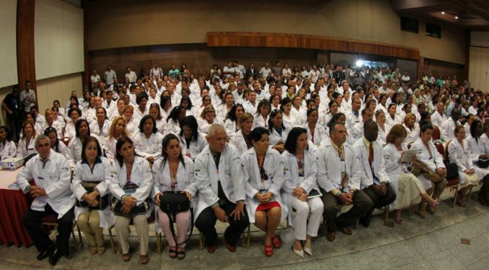 Médicos cubanos que encerrariam atuação ficam até eleições