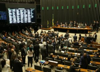 Câmara desiste de votar projeto que anistia caixa dois