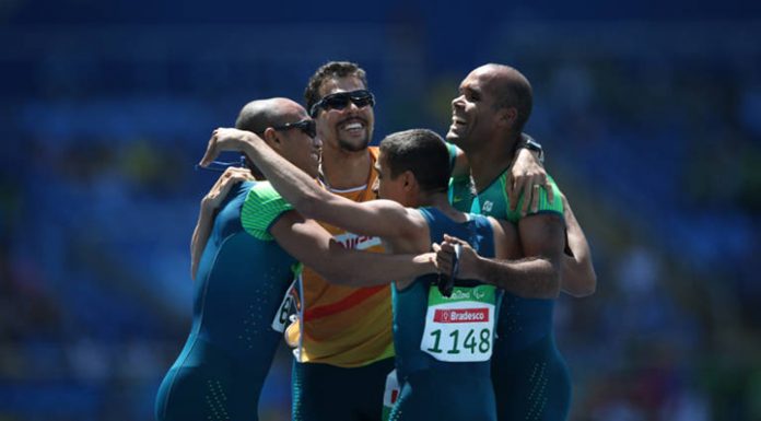 Brasil fica com o ouro no revezamento 4x100m masculino T11-T13