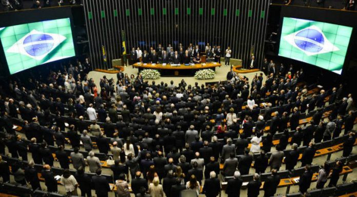 Parlamentares articulam volta de doação de empresas para campanhas