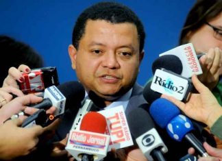 Marlon Reis defende fim do foro privilegiado