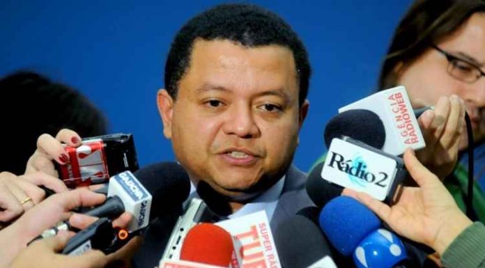 Marlon Reis defende fim do foro privilegiado