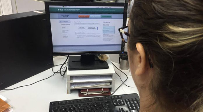 Estudantes poderão iniciar a renovação da matrícula no Fies a partir de hoje