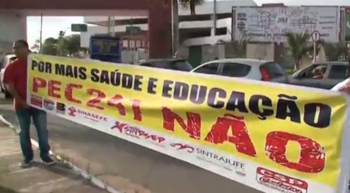 Servidores federais protestam contra a PEC 241 em São Luis