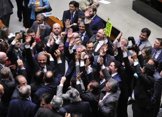 Como os deputados do MA votaram na PEC do teto de gastos