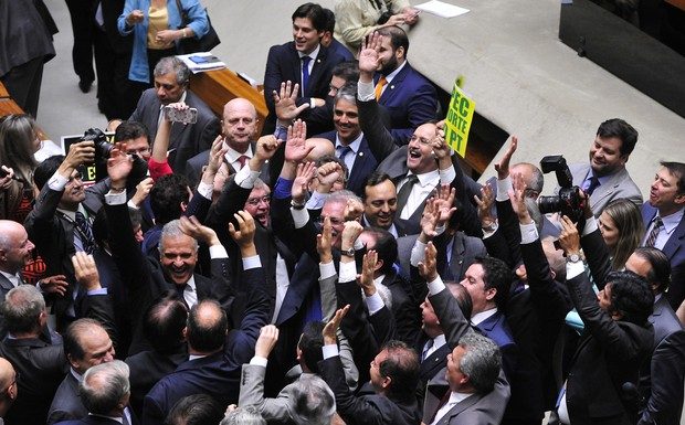 Como os deputados do MA votaram na PEC do teto de gastos