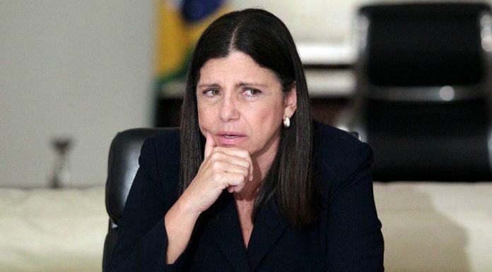 Promotoria denuncia Roseana Sarney e mais dez por rombo de R$ 400 milhões no Maranhão