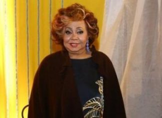 Cantora Alcione segue internada em SP, mas passa bem, diz assessoria