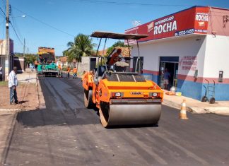 Enquanto em Balsas continuam os remendos dos tapa buracos, o trabalho de recuperação de ruas avança em São Raimundo das Mangabeiras