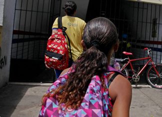 Aluno já migra no 6º ano para antigo supletivo, conforme Inep