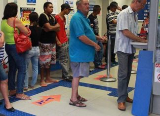 Publicada lei que garante prioridade especial a idosos maiores de 80 anos