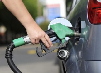Petrobras reduz gasolina em 3,8%, maior queda desde julho