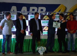 ACIB homenageia Márcio Honaiser com prêmio Excelência em Gestão