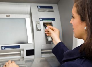 Estudo global demonstra que 76% das pessoas tem medo de fazer saques em caixas eletrônicos