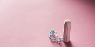 O que fazer se o absorvente interno ficar preso dentro de você