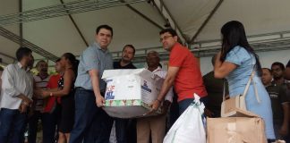Prefeito Dr. Erik Silva faz entrega de equipamentos e insumos para os Pequenos Produtores Rurais