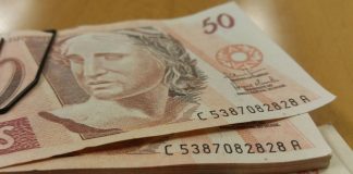 Salário mínimo passa a ser de R$ 1.212 a partir de amanhã