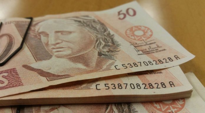 Salário mínimo passa a ser de R$ 1.212 a partir de amanhã