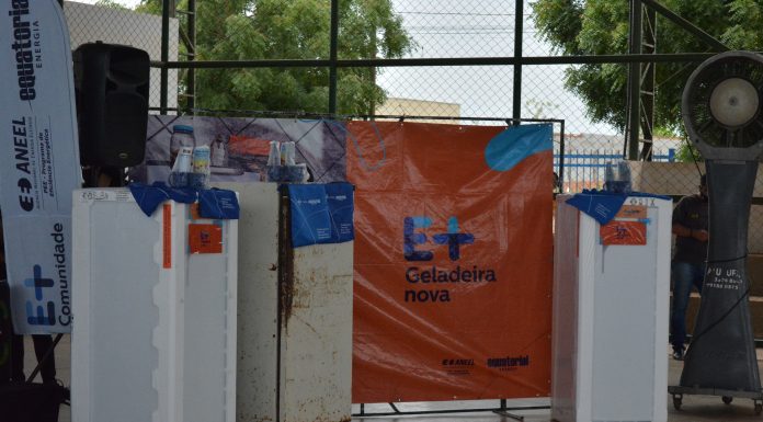 Equatorial Maranhão realiza entrega de geladeiras para famílias atingidas pelas enchentes em Imperatriz e para os casais sorteados do último casamento comunitário ocorrido na região