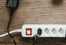 Curto-circuito em rede elétrica: conheça os riscos e proteja sua casa