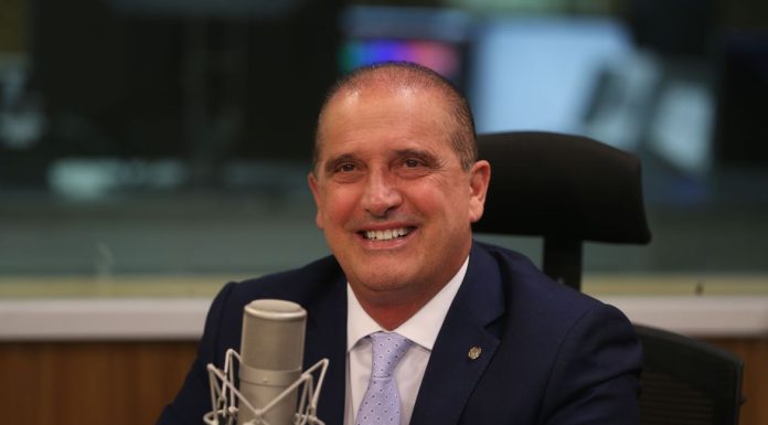 Geração nem-nem e idosos terão oportunidade de emprego, diz ministro