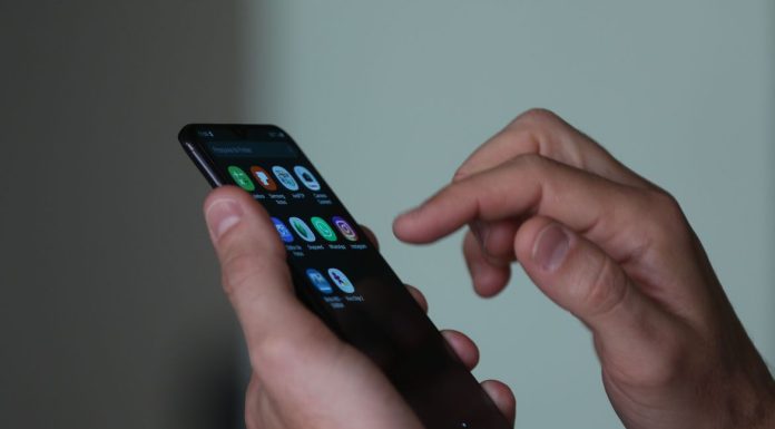 Empresas de telemarketing têm prefixo obrigatório a partir de hoje