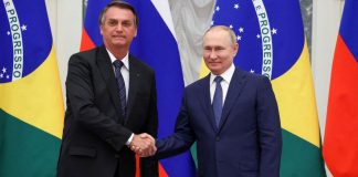 Fertilizantes: Brasil espera por 27 navios vindos da Rússia, diz Bolsonaro