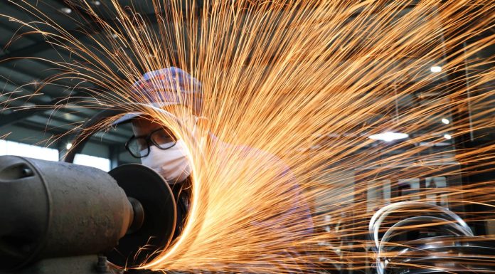 Indústria deve qualificar 9,6 milhões de pessoas até 2025