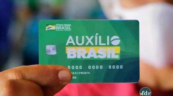 Auxílio Brasil: levantamento da CNM indica que 2,7 milhões de famílias aguardam na fila de espera