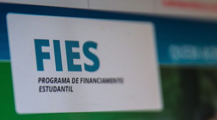 Lei que permite renegociação de dívidas do Fies é sancionada