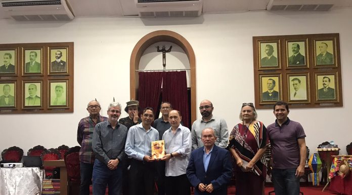 Fotoclube Poesia do Olhar realiza entrega de livros para a Academia Maranhense de Letras