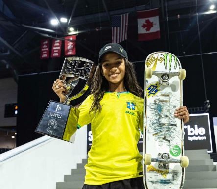 Rayssa Leal é campeã na 2ª Liga Mundial de Skate Street após última manobra