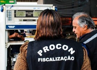 Procon e Inmeq notificam postos de combustíveis e interditam equipamentos com irregularidades em Balsas