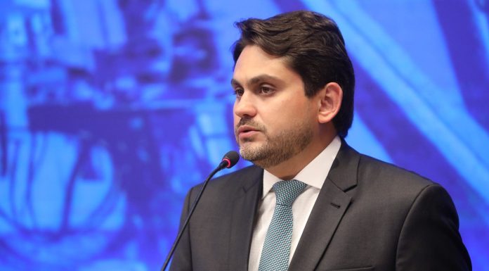 Ministro das Comunicações toma posse e reitera compromisso de promover inclusão digital