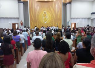 Fiéis lotam missa de Quarta-Feira de Cinzas, na Catedral de Balsas/MA e iniciam Quaresma