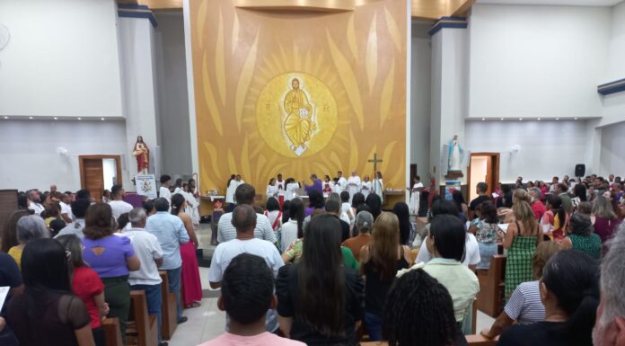 Fiéis lotam missa de Quarta-Feira de Cinzas, na Catedral de Balsas/MA e iniciam Quaresma