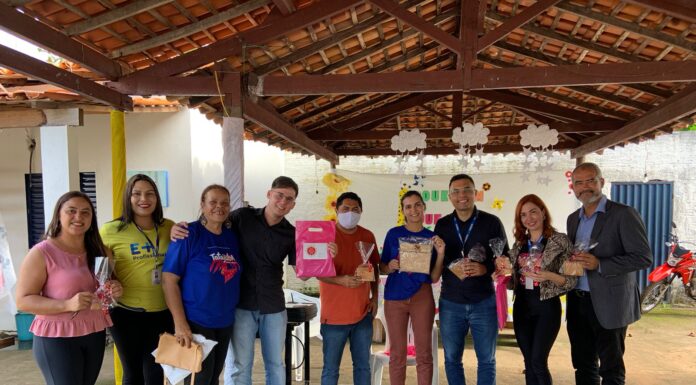 Alunos do curso de artesanato em couro recebem certificado em Governador Edison Lobão