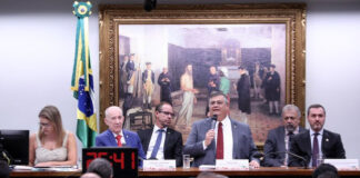Decreto estende período de recadastramento de armas até 3 de maio