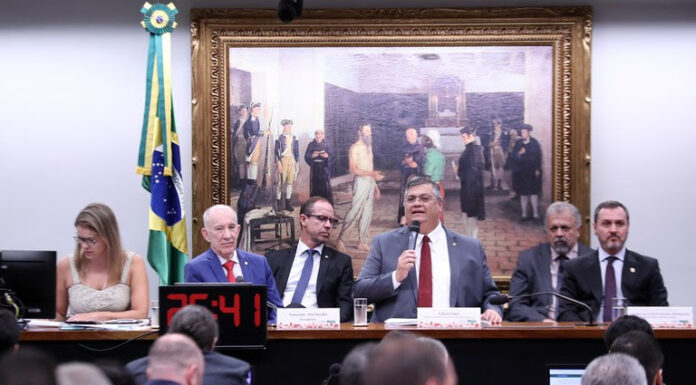 Decreto estende período de recadastramento de armas até 3 de maio