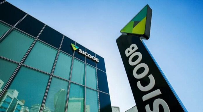 Sicoob reúne mais de 76 mil cooperados em assembleia e bate recorde do segmento