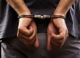 Preso suspeito de usar adolescentes para traficar drogas em São Domingos do Azeitão
