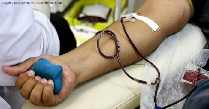 Uma-doacao-de-sangue-pode-salv-20171127100621