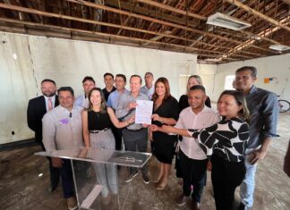 Deputado Márcio Honaiser celebra assinatura de ordem de serviço para reforma do prédio do INSS em Balsas