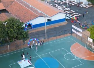 Primeira escola municipal em tempo integral, reformada e climatizada