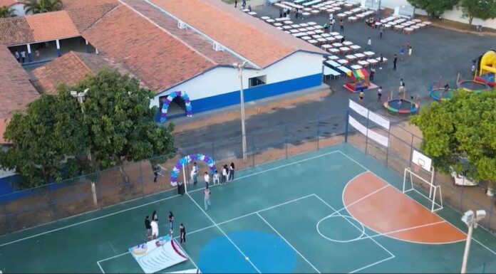 Primeira escola municipal em tempo integral, reformada e climatizada