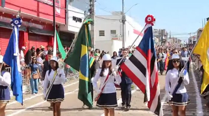 7 de Setembro em Balsas, desfile leva 16 mil alunos ao corredor da independência
