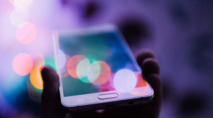 50% dos brasileiros mantêm o mesmo celular desde 2020/2021, revela pesquisa